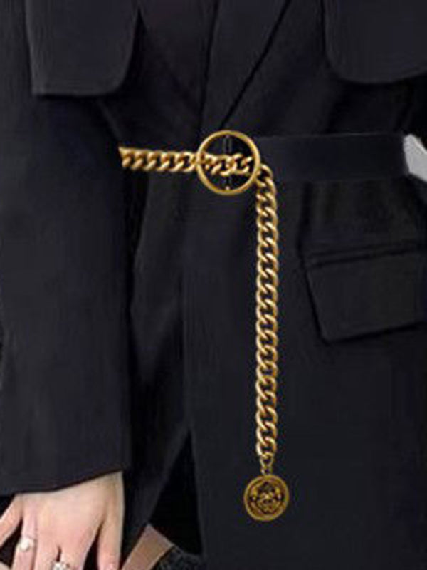 Asymmetrische Ketten, geometrische Hüftgürtel und Oberschenkelmanschetten mit geteiltem Gelenk