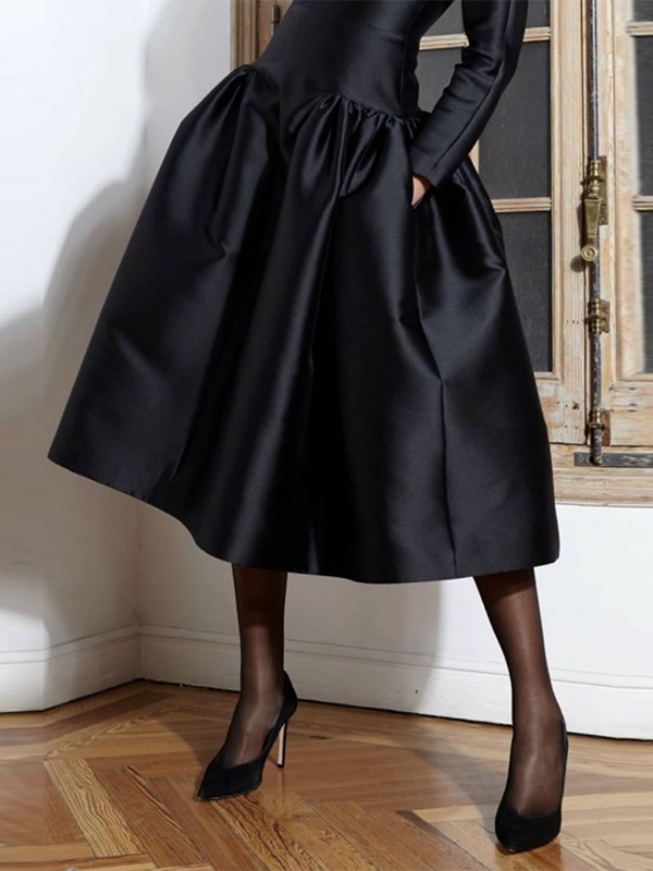 Long Sleeves Solid Color Round-Neck Midi Dresses