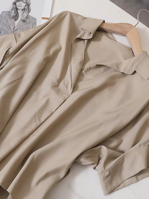 Schlichte Bluse mit einfarbigen Fledermausärmeln