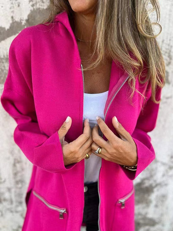 Oberbekleidung mit Kapuze, langen Ärmeln, Taschen, einfarbigem Reißverschluss und geteiltem Gelenk