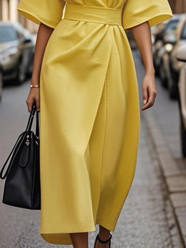 Lockere, kurzärmlige, plissierte, einfarbige Midikleider mit geteiltem Rundhalsausschnitt