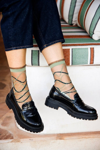 Women's Sheer Curve Socks