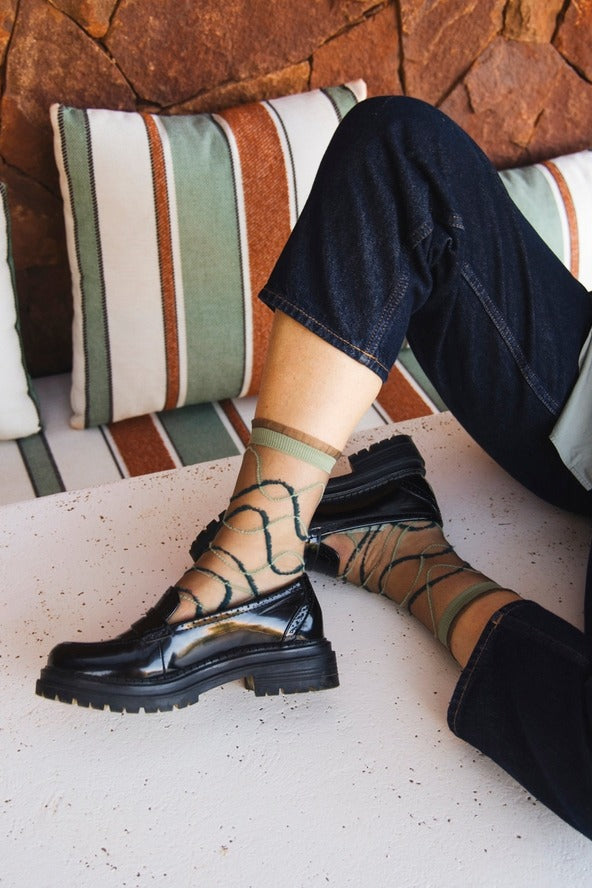 Women's Sheer Curve Socks