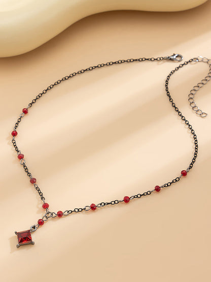 Colliers à pompons géométriques et accessoires 