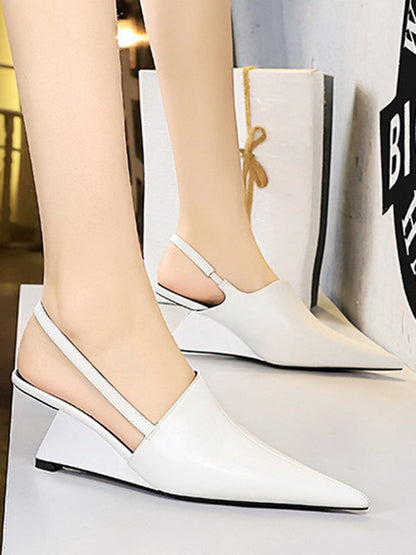 Escarpins à bout pointu et à joint fendu 