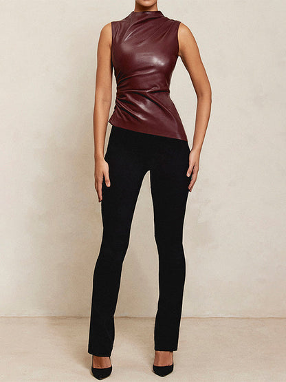 Haut moulant sans manches asymétrique plissé de couleur unie à col montant 