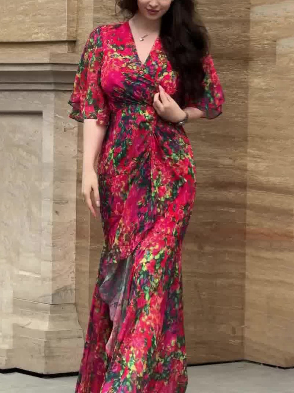 Madison™ | Retro V-neck trumpet sleeve printed dress