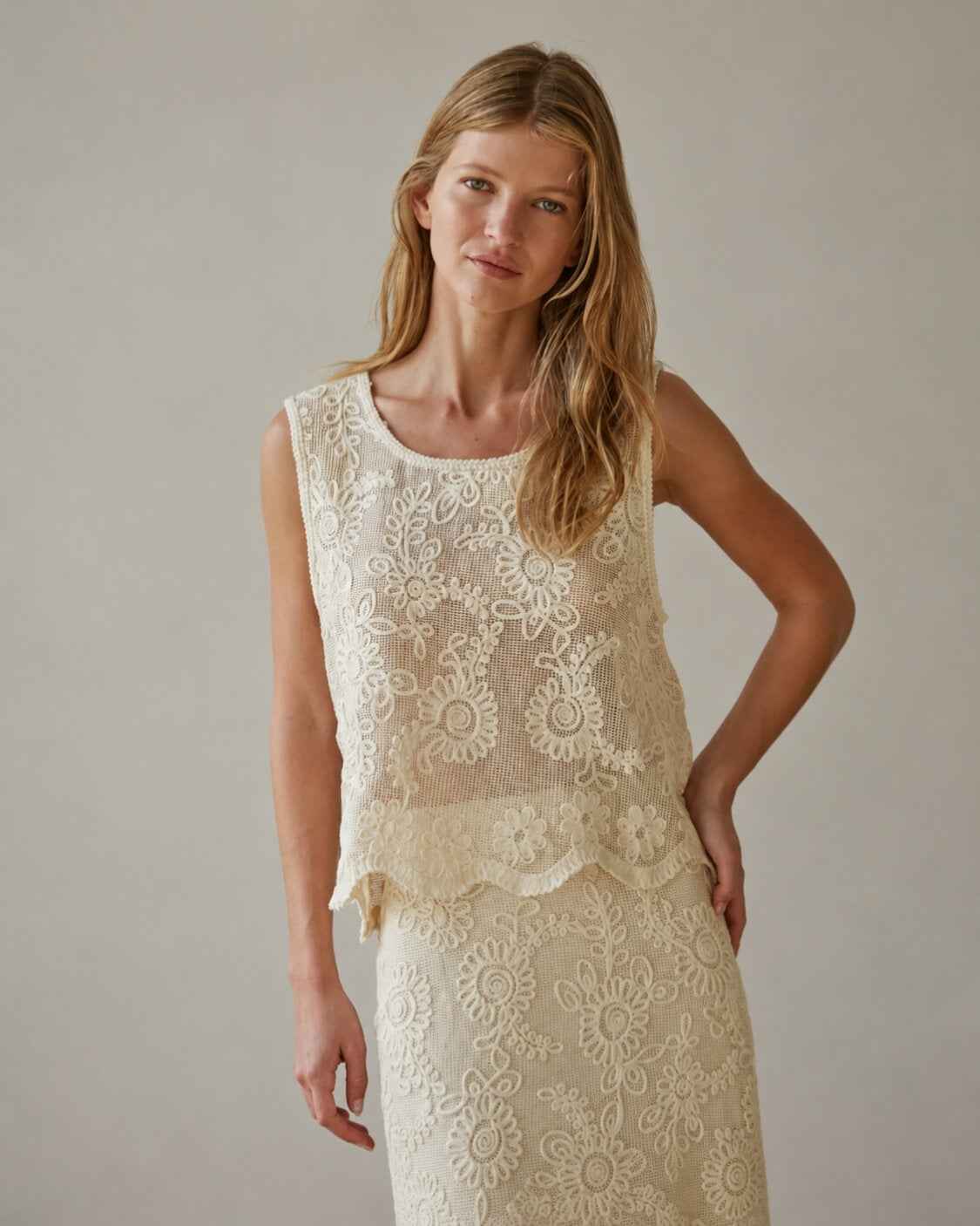 Sleeveless Embroidery Crop Top