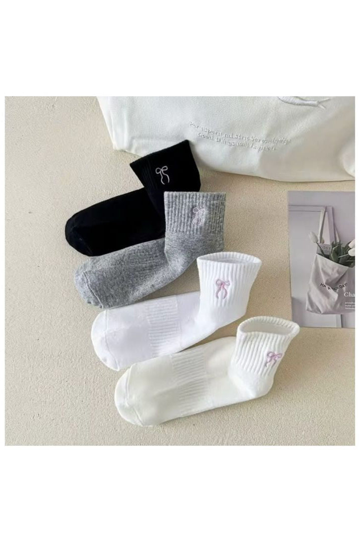 Bow Embroidered Crew Socks