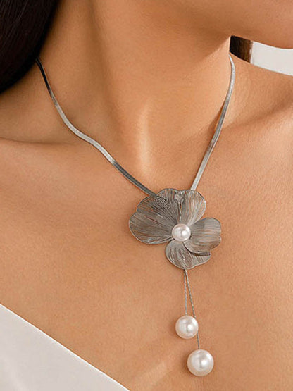 Beaded Flower Shape Earrings Accessories + Necklaces Accessories Three Pieces