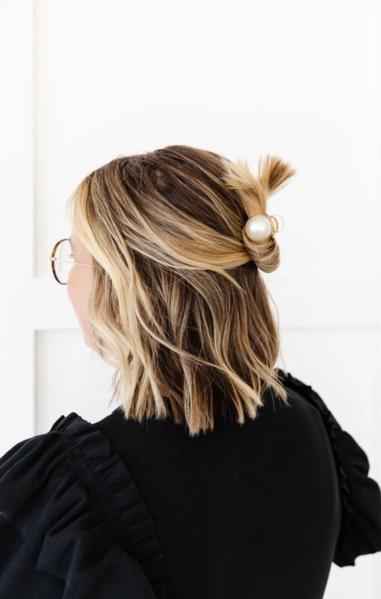 Chunky Pearl Claw Clip