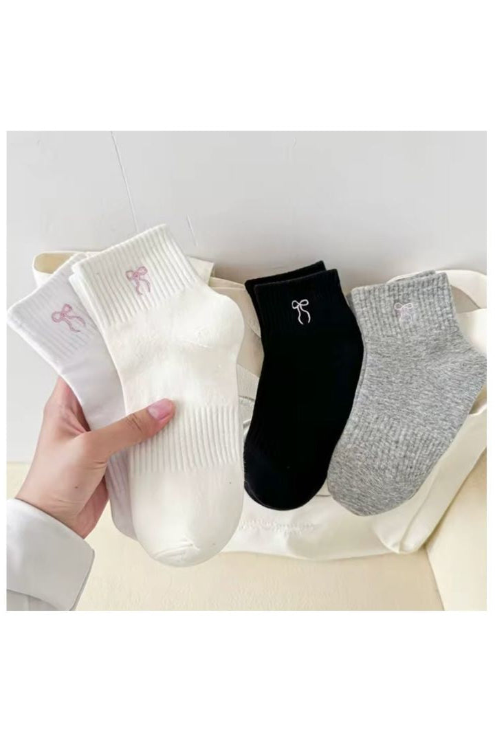 Bow Embroidered Crew Socks