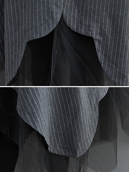 Lockeres, gestreiftes, langes Kleid aus Gaze mit geteiltem Revers 