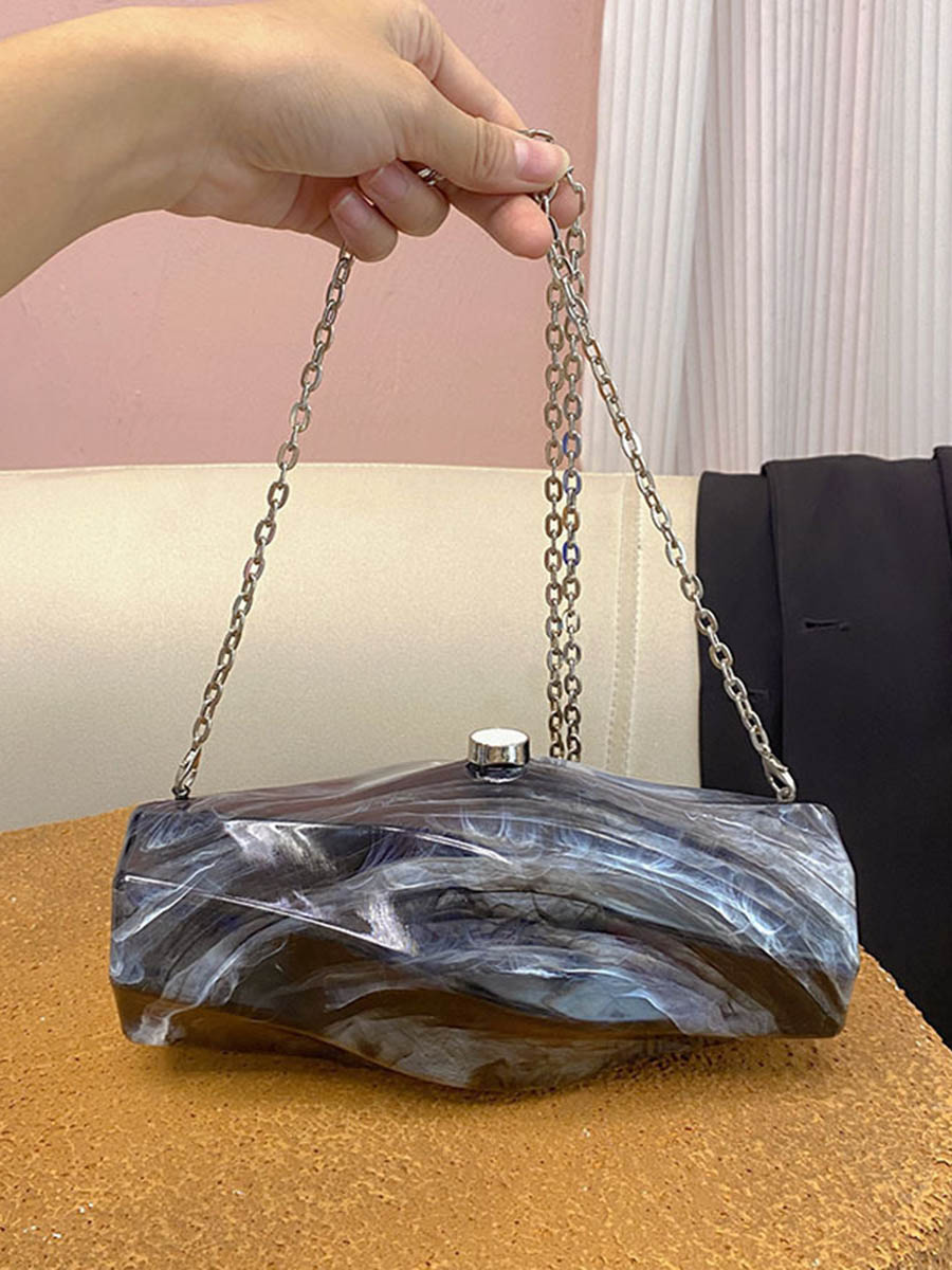 Geometric Chains Handbags
