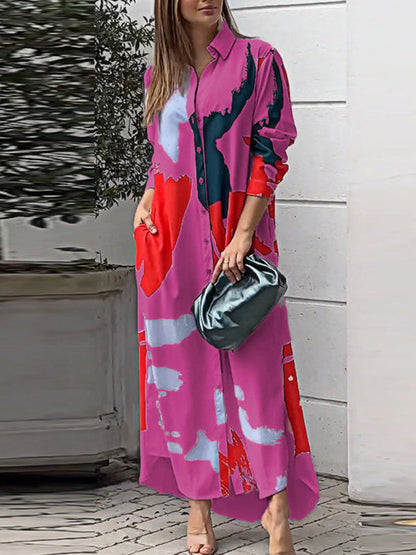 Lockeres, gewickeltes Hemdkleid mit Knöpfen, kontrastfarbenen Taschen, bedrucktem Schlitz an der Seite 