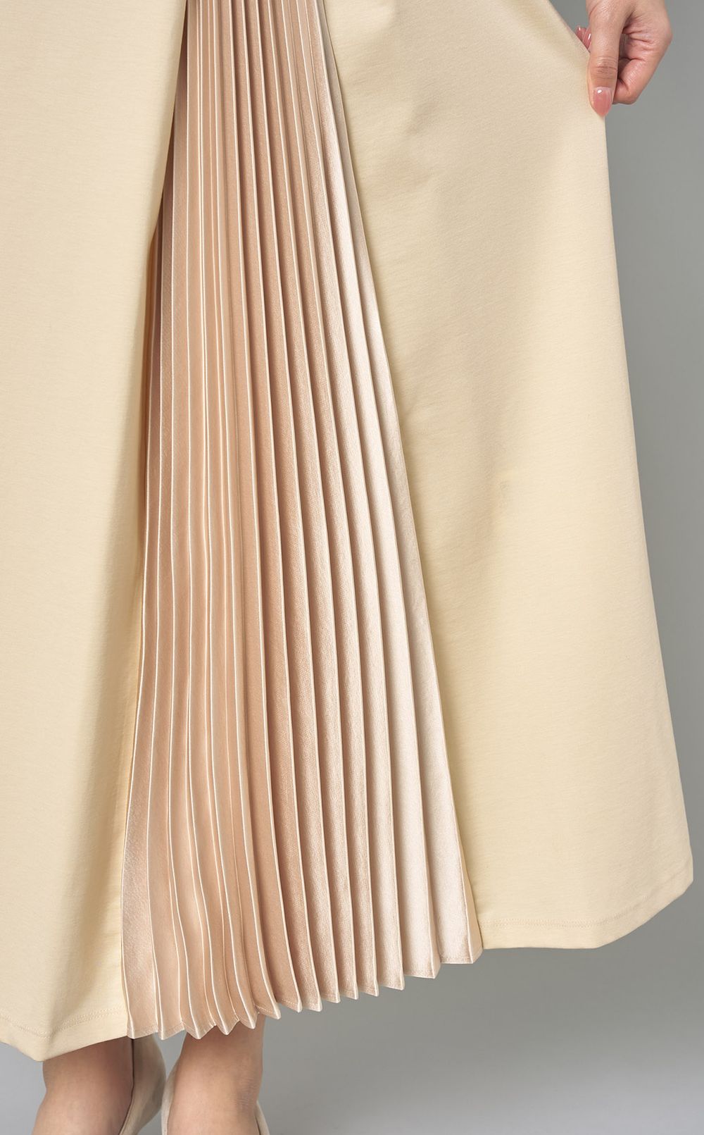 Side Pleated Knit Dress