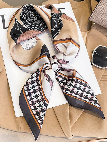 Écharpes et chapeaux carrés à imprimé floral pied-de-poule 