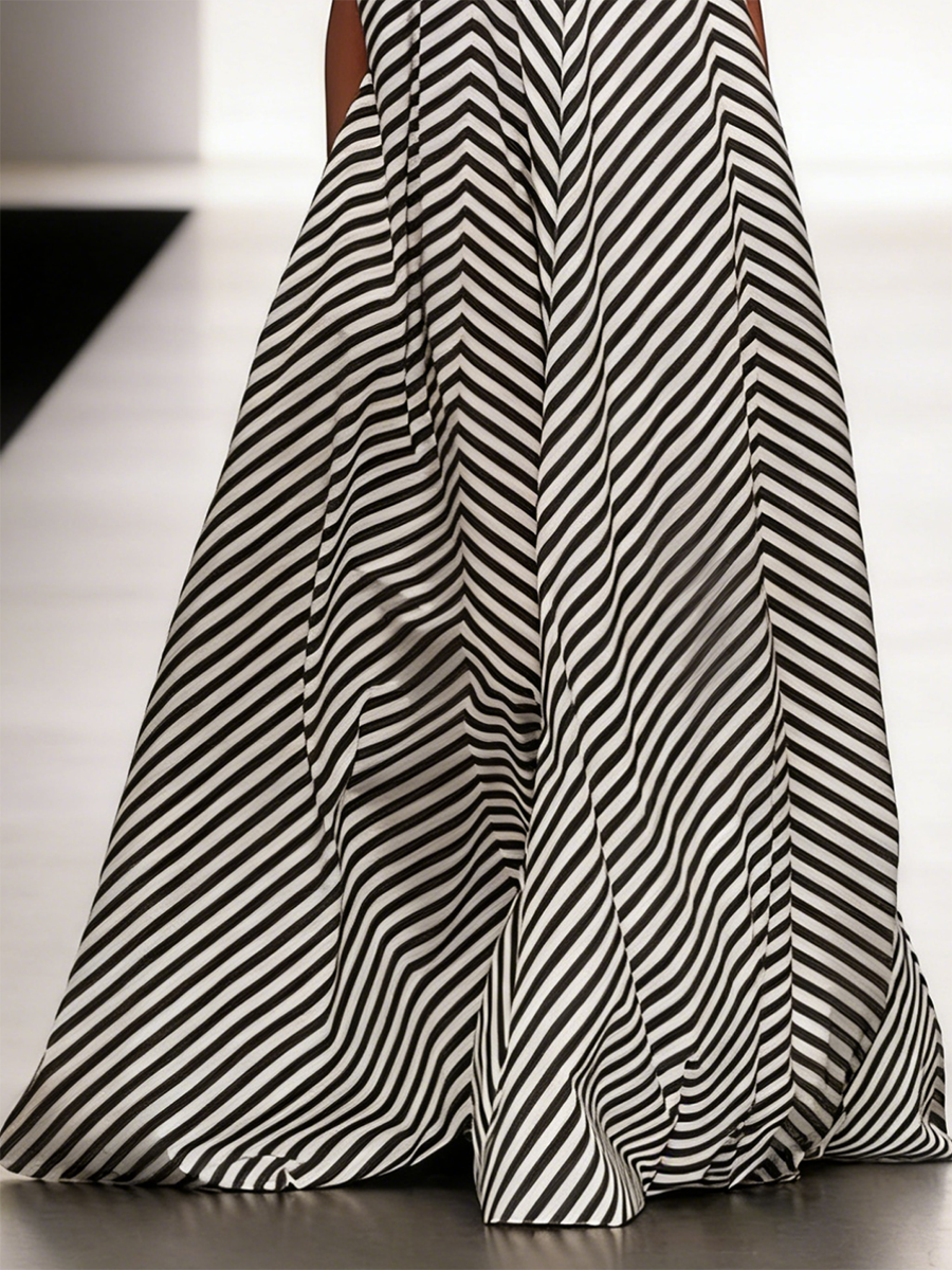 A-Line Loose Contrast Color Pockets Halter-Neck Maxi Dresses
