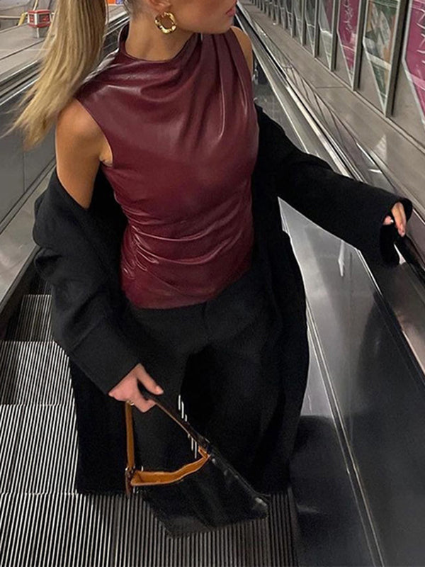 Haut moulant sans manches asymétrique plissé de couleur unie à col montant 