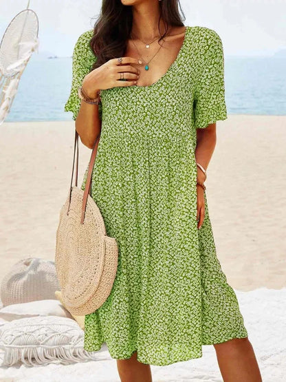 Daisy | Women's Ditsy Floral V-Neck Short Sleeve Smock Dress