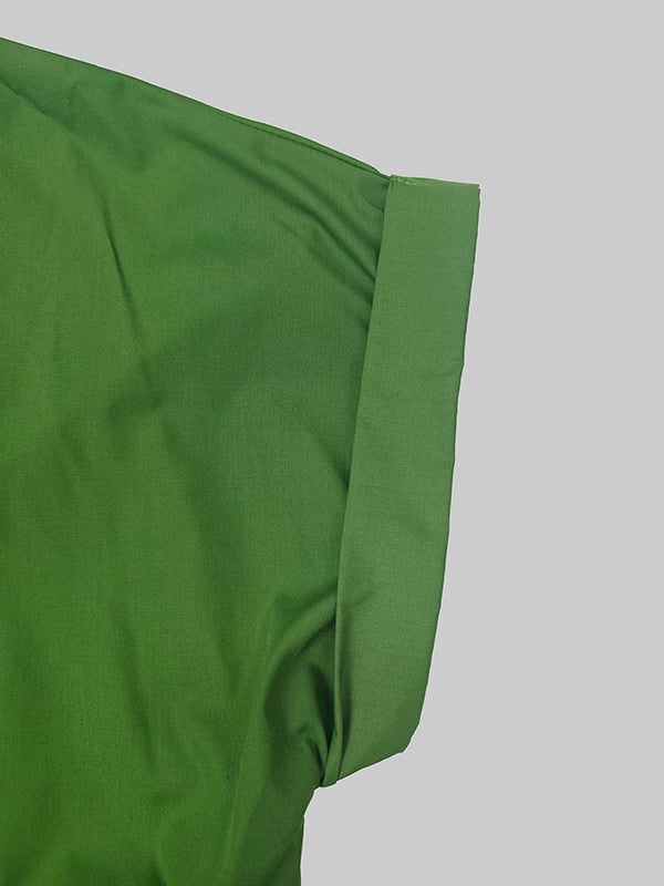 Robe longue ample à manches courtes et poches plissées, couleur unie, col en V fendu 