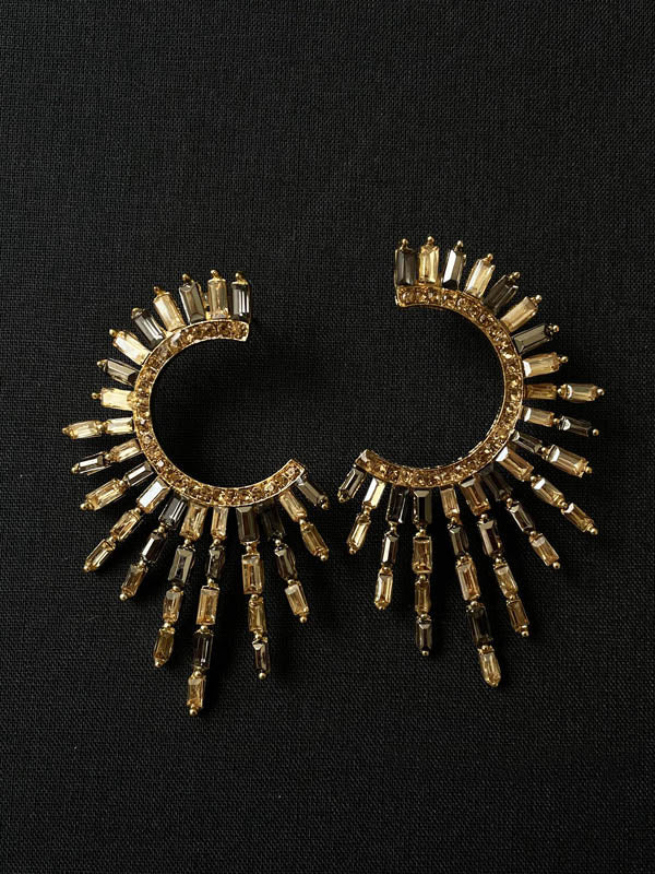 Boucles d'oreilles originales en zircon de couleur contrastée 