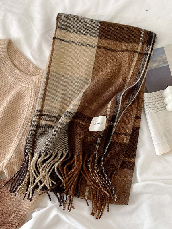 Châle et écharpe à pompons à rayures et carreaux de couleur contrastée 