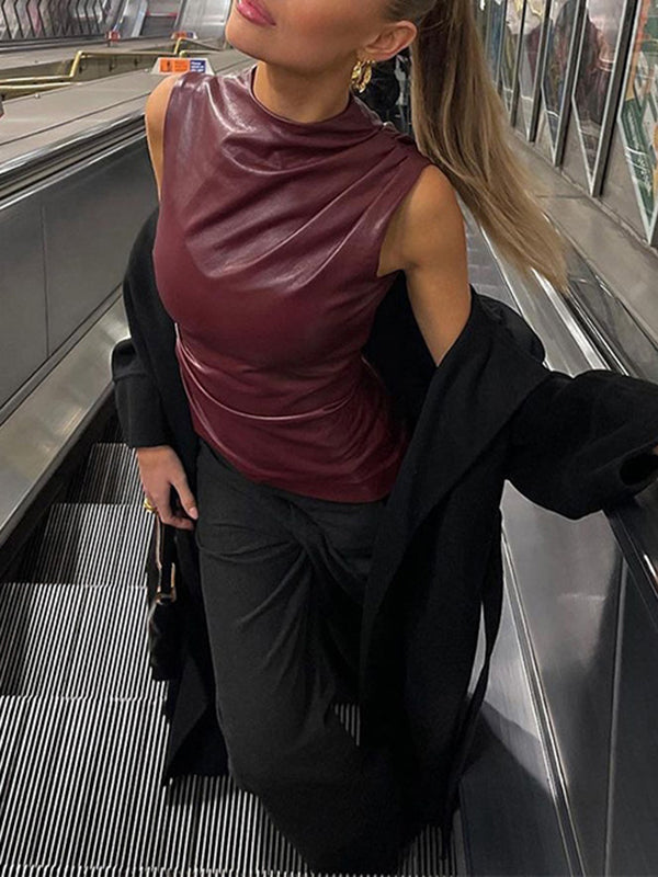 Haut moulant sans manches asymétrique plissé de couleur unie à col montant 