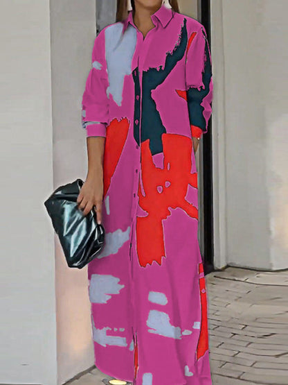 Lockeres, gewickeltes Hemdkleid mit Knöpfen, kontrastfarbenen Taschen, bedrucktem Schlitz an der Seite 