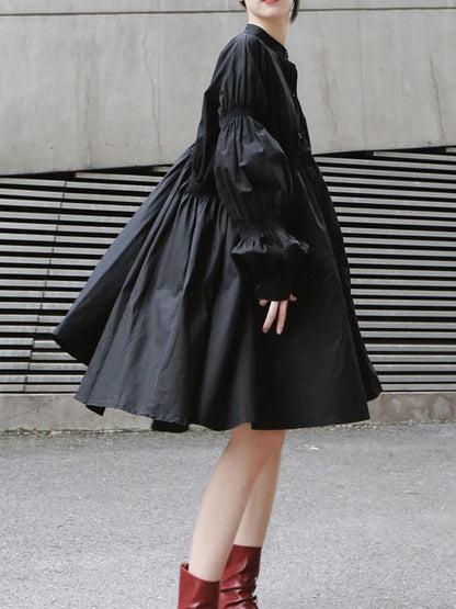 Lockeres, originell gestaltetes, unregelmäßiges Puff-Hemdkleid 