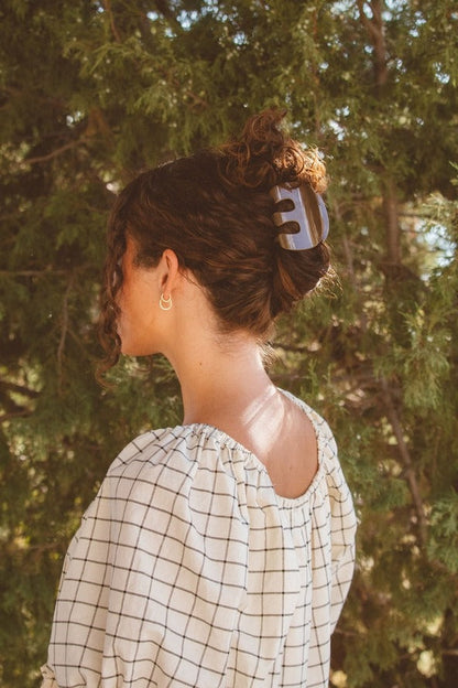 Oblong Cutout Claw Clip