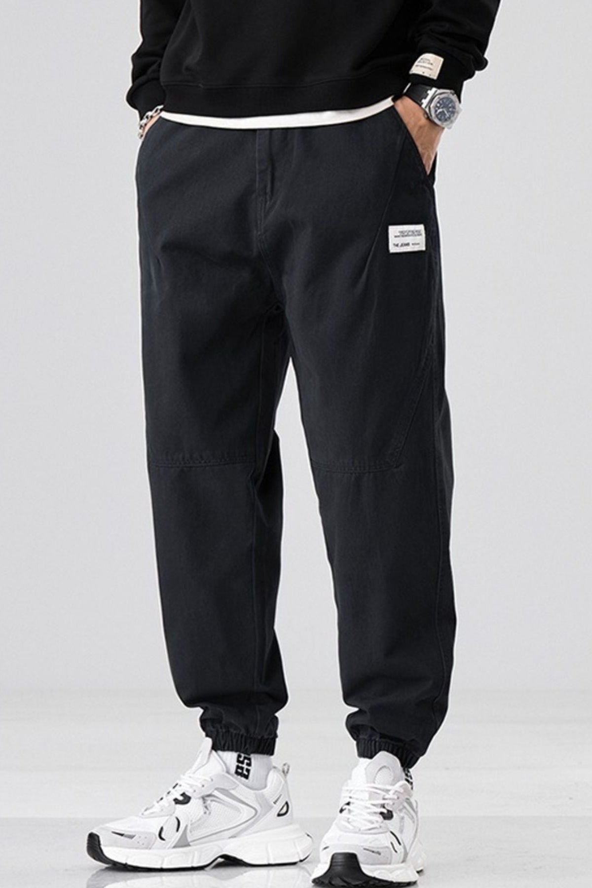 Locker sitzende Jogginghose mit Kordelzug