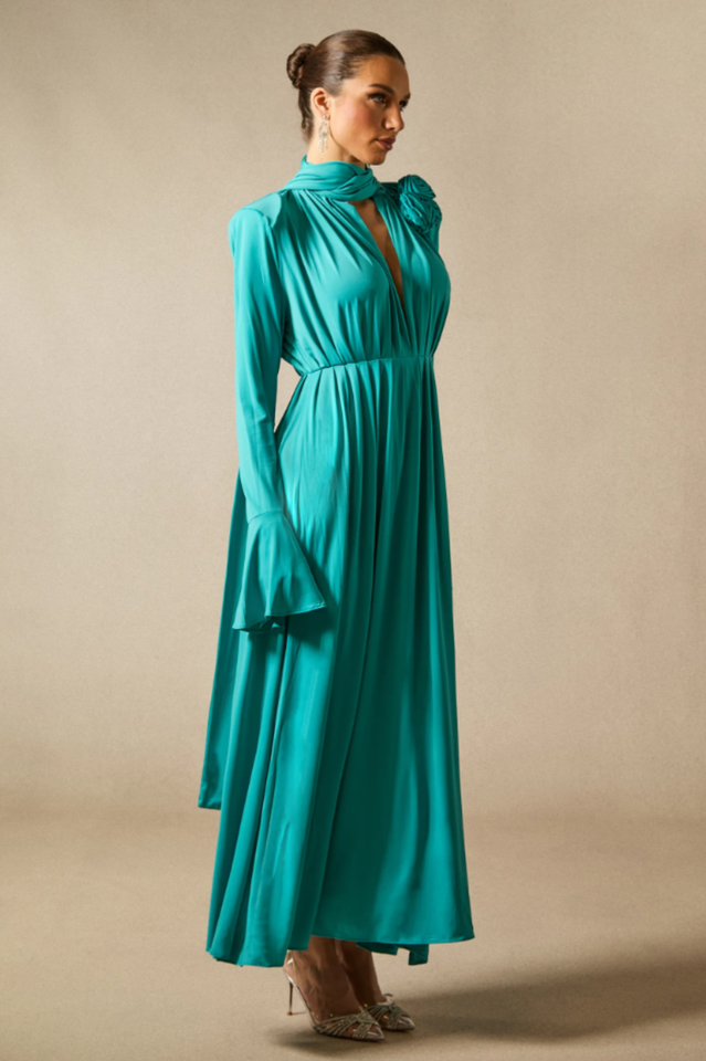 Yedda Flower Trimmed Pleated Maxi Dress