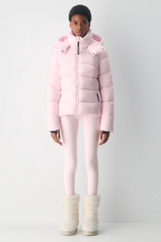 Aritzia The SuperSnug Puff