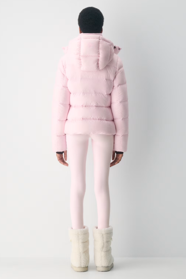 Aritzia The SuperSnug Puff