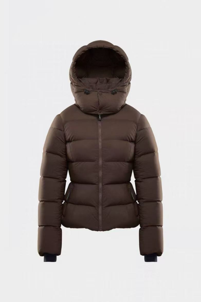 Aritzia The SuperSnug Puff