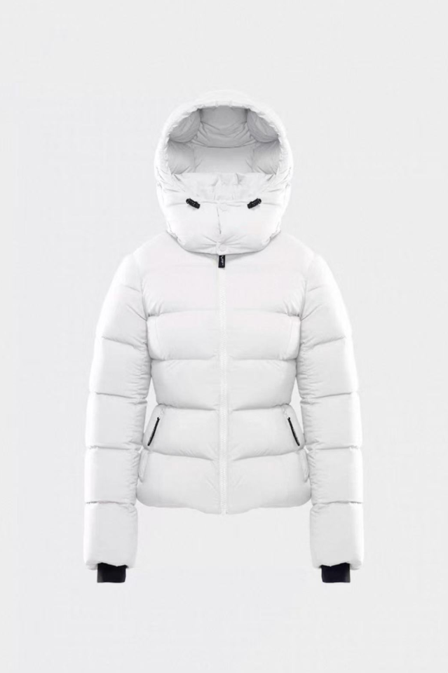 Aritzia The SuperSnug Puff