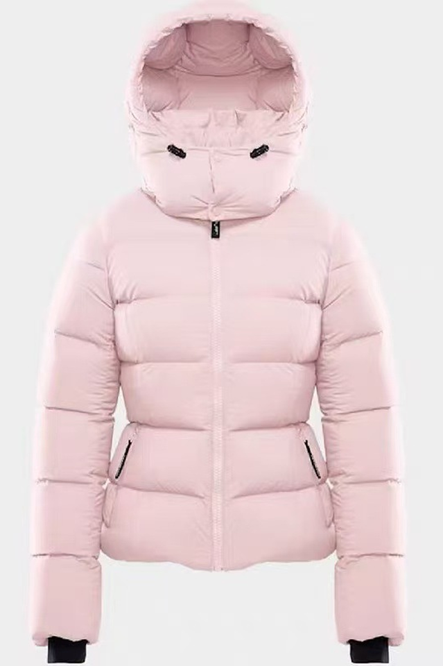 Aritzia The SuperSnug Puff