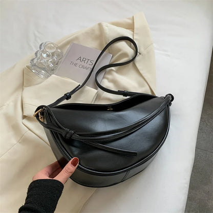Women Large Capacity Leather Saddle Crossbody Bag Black