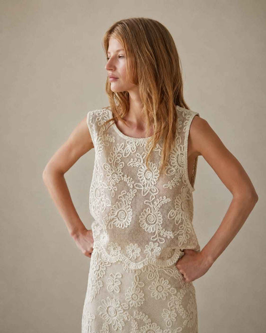 Sleeveless Embroidery Crop Top