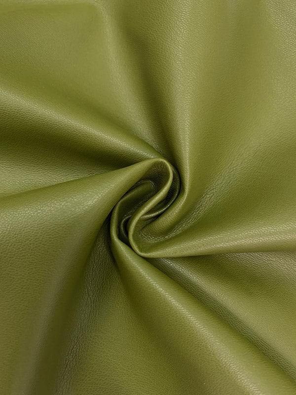 Hose mit hoher Taille, lockeren Faltentaschen und geteilten Beinen 