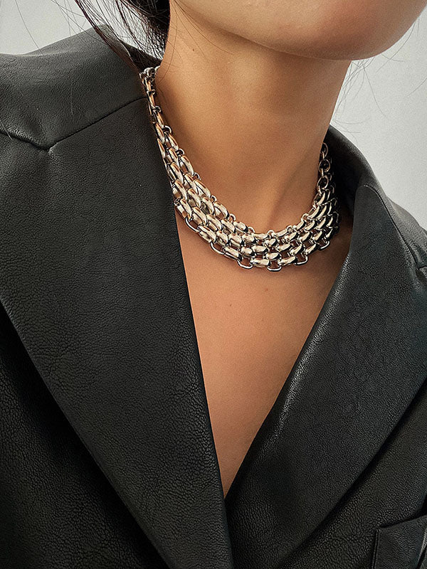 Sélection élégante de colliers et d'accessoires 