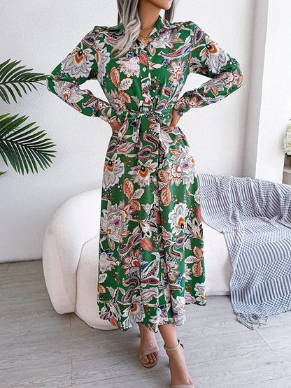 Robe longue boutonnée à manches longues et imprimé floral, taille nouée et revers 