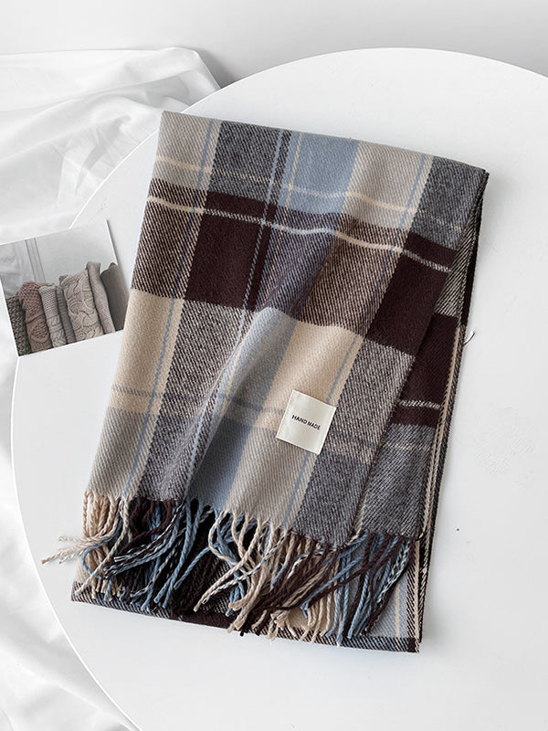 Châle et écharpe à pompons à rayures et carreaux de couleur contrastée 