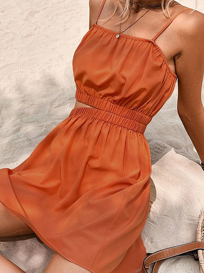 Robe courte trapèze ample à col spaghetti et fentes, couleur unie 