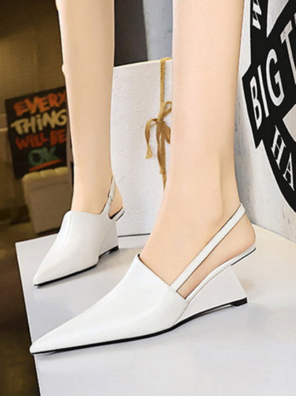 Escarpins à bout pointu et à joint fendu 