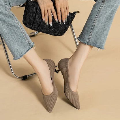 Carinne | Women's Pointed Toe Kitten Heel Pumps