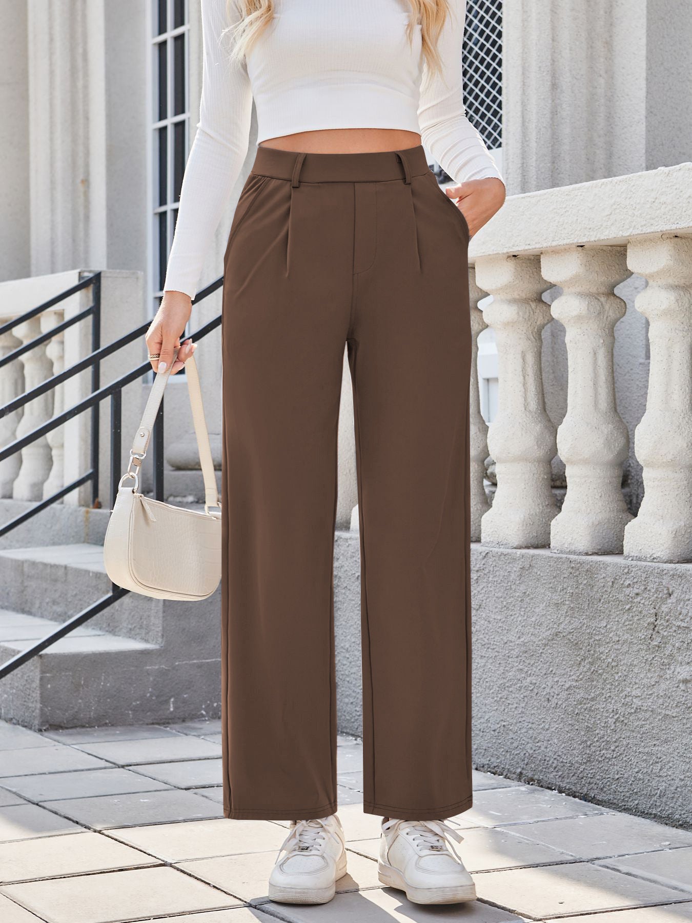 Women Relaxed Straight Leg Straight Fit High-Rise Easy Wash Pleated Joggers