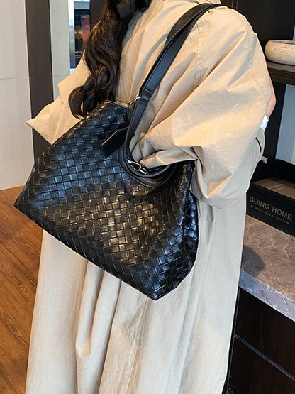 Split-Joint Shoulder Bags