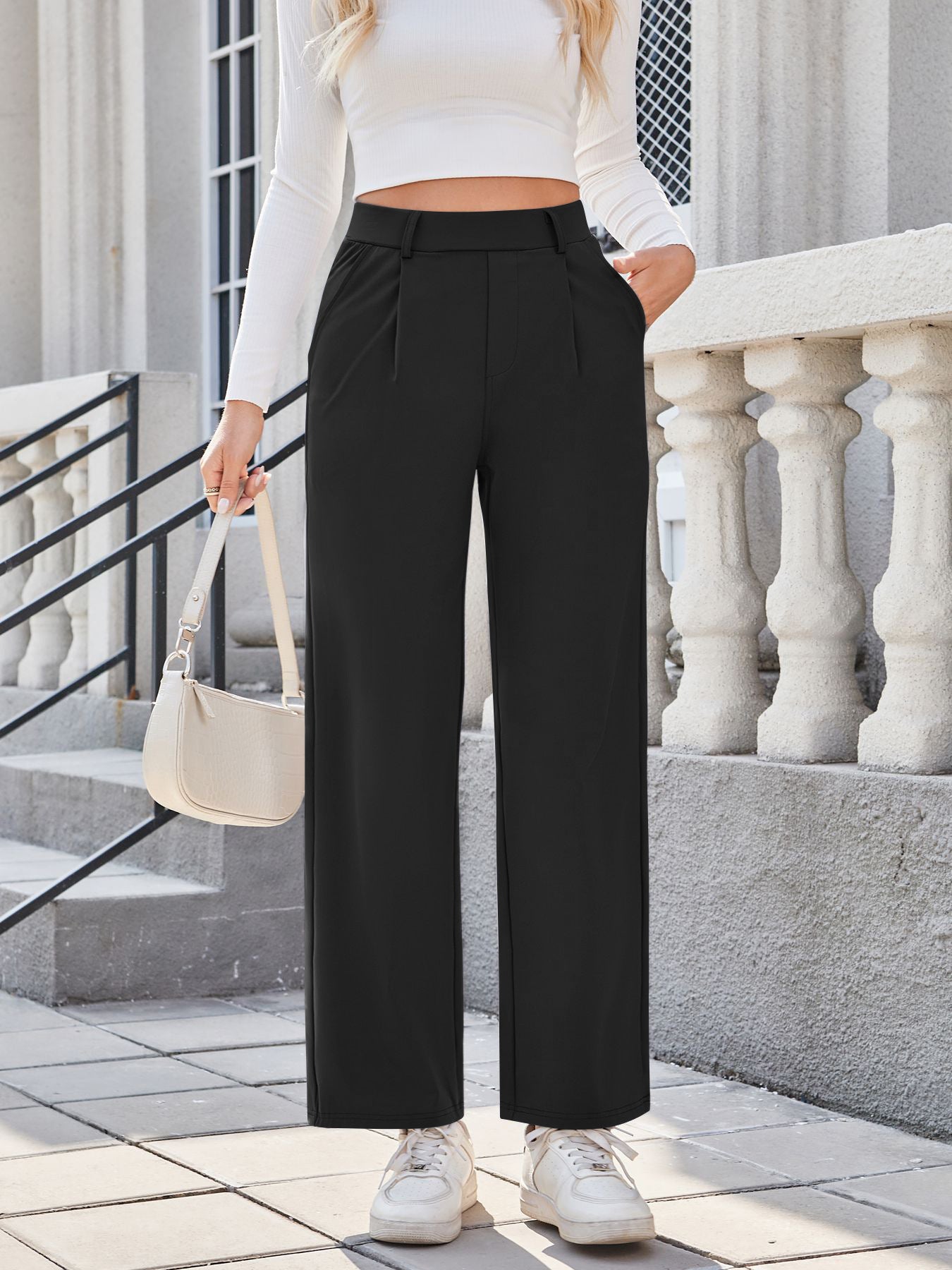 Women Relaxed Straight Leg Straight Fit High-Rise Easy Wash Pleated Joggers